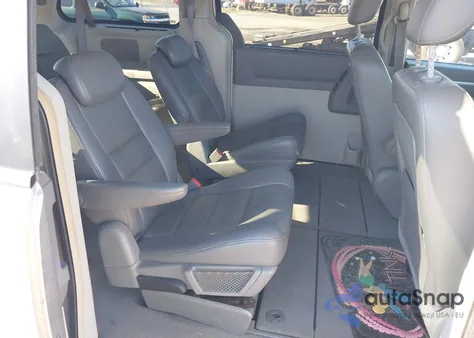 2008 Dodge Grand Caravan Sxt из США, поврежденный, VIN 1D8HN54P78B119853